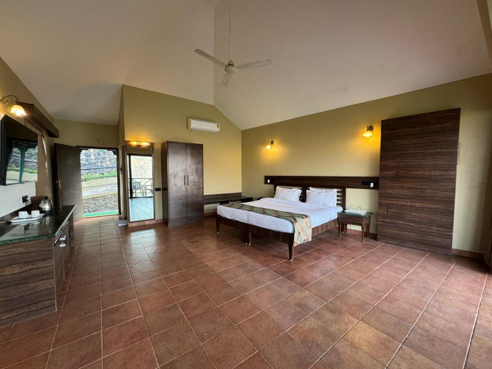 Upper Deck Resort - Stay And Relax At The Highest Peak Lonavala Exterior foto